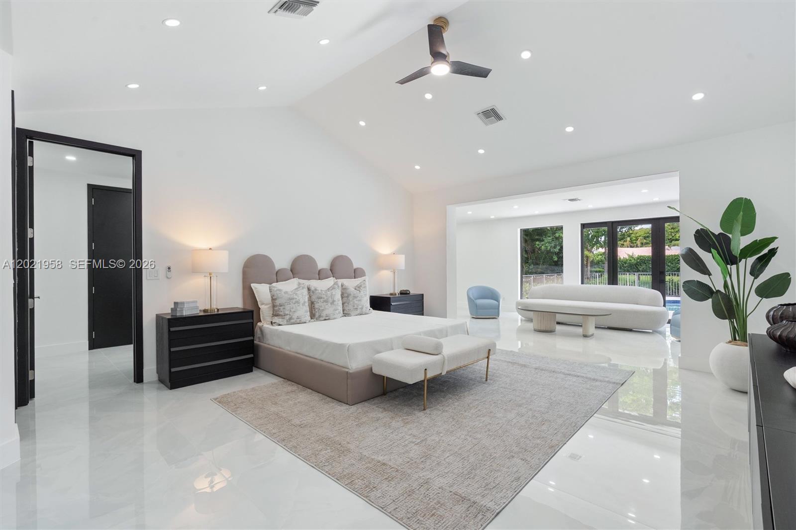 PARKLAND LAKES - Residential