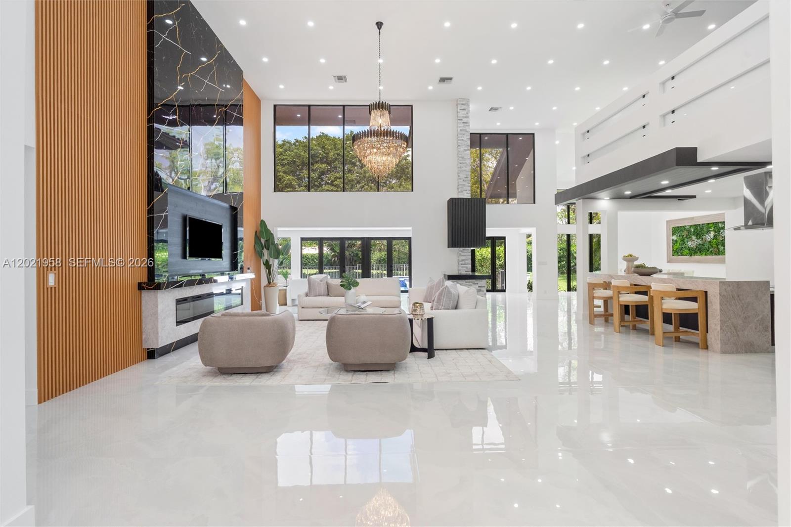 7011 Hialeah Ln