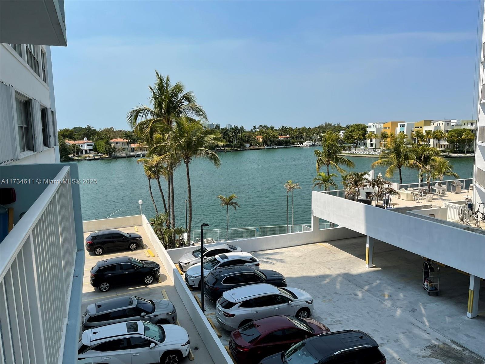 5838 Collins Ave 3D