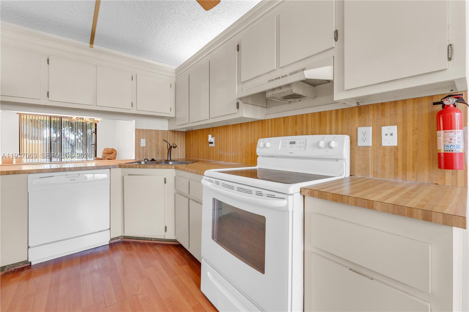 MISTY LAKE CONDO - Residential