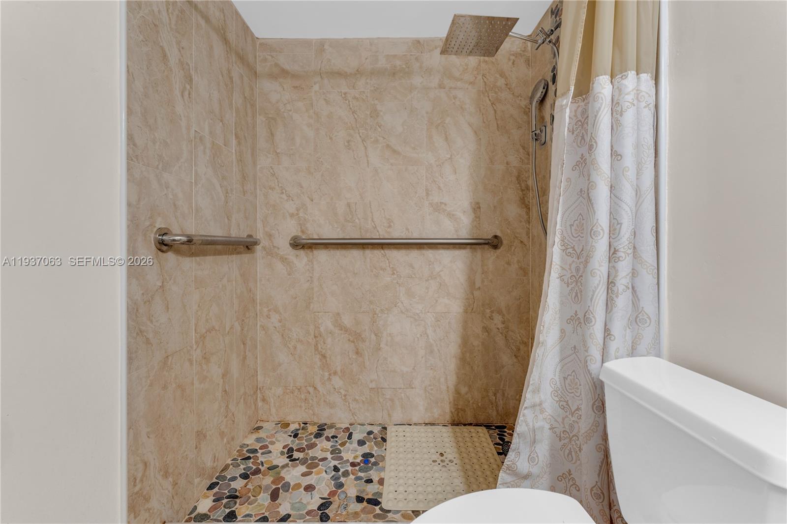 MISTY LAKE CONDO - Residential