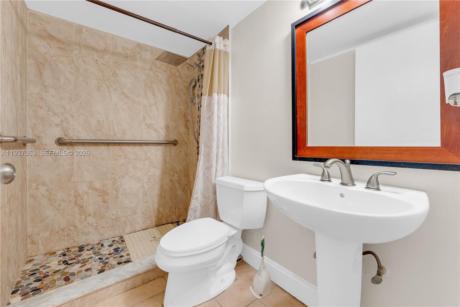 MISTY LAKE CONDO - Residential