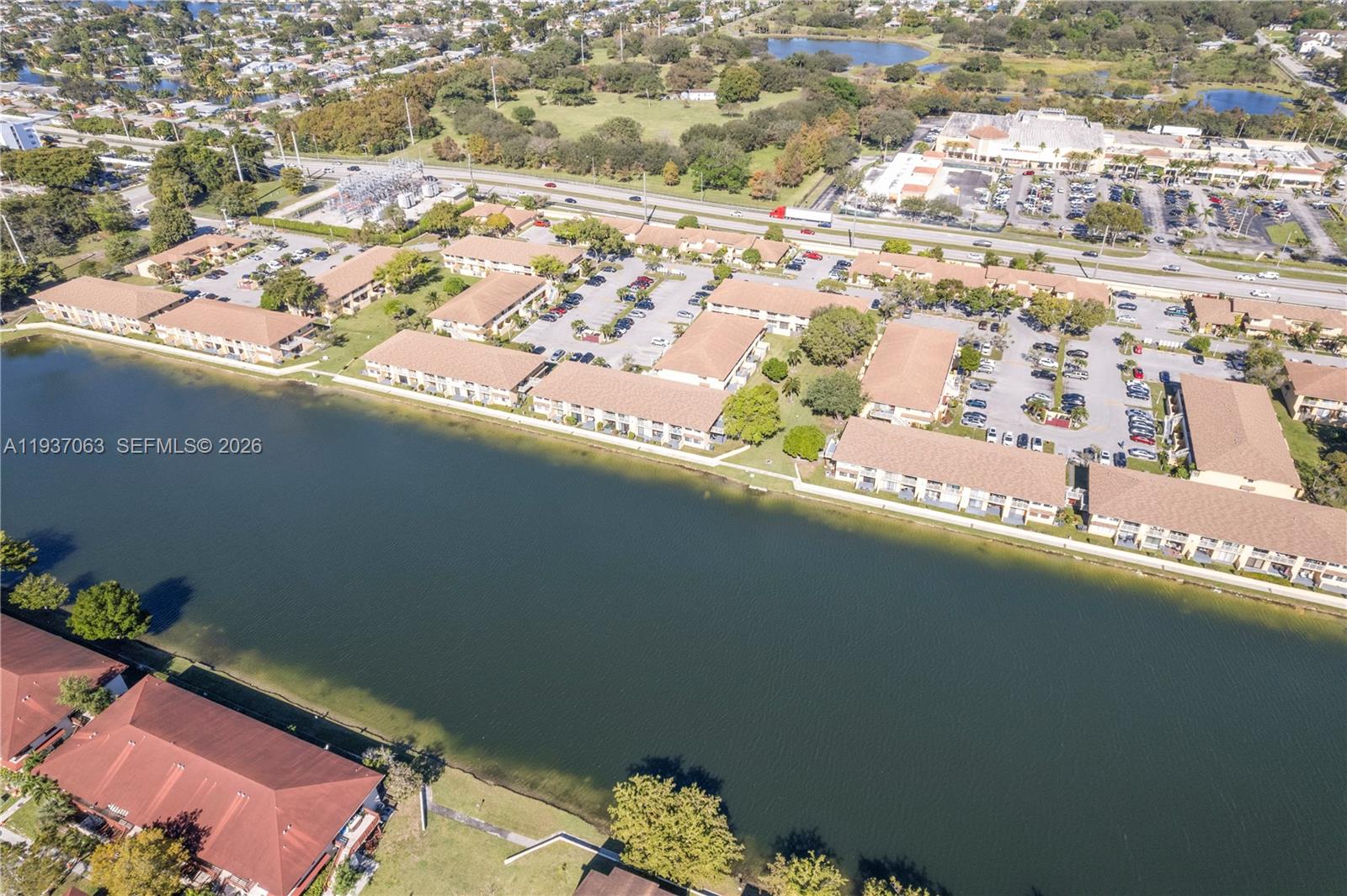 MISTY LAKE CONDO - Residential