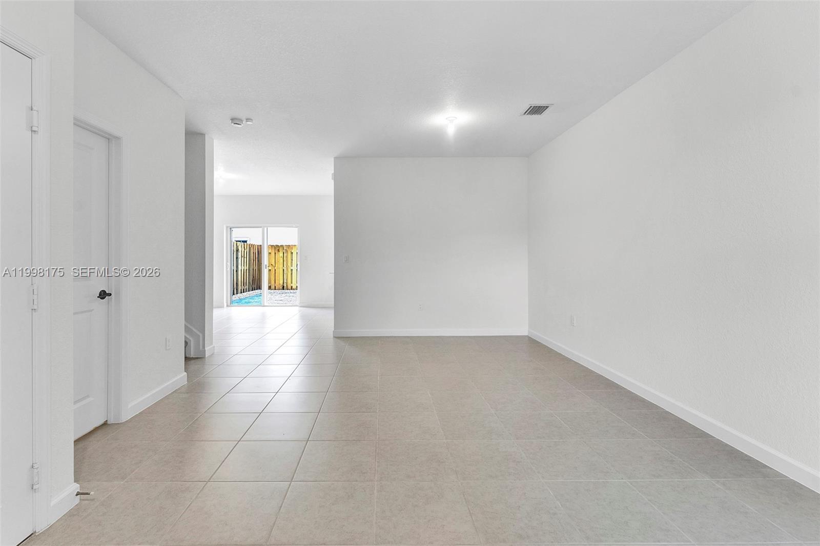 WINDSOR SQUARE - Residential Lease