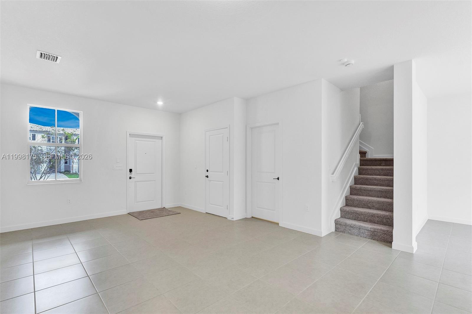 WINDSOR SQUARE - Residential Lease