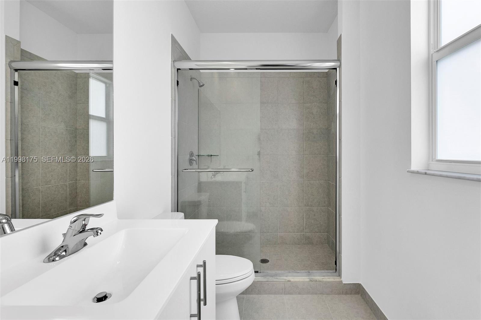 WINDSOR SQUARE - Residential Lease