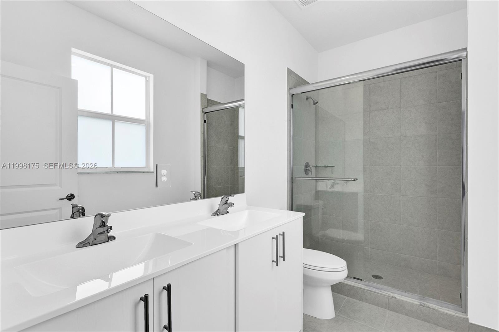 WINDSOR SQUARE - Residential Lease