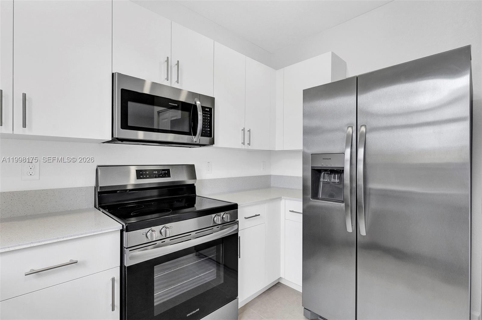 WINDSOR SQUARE - Residential Lease