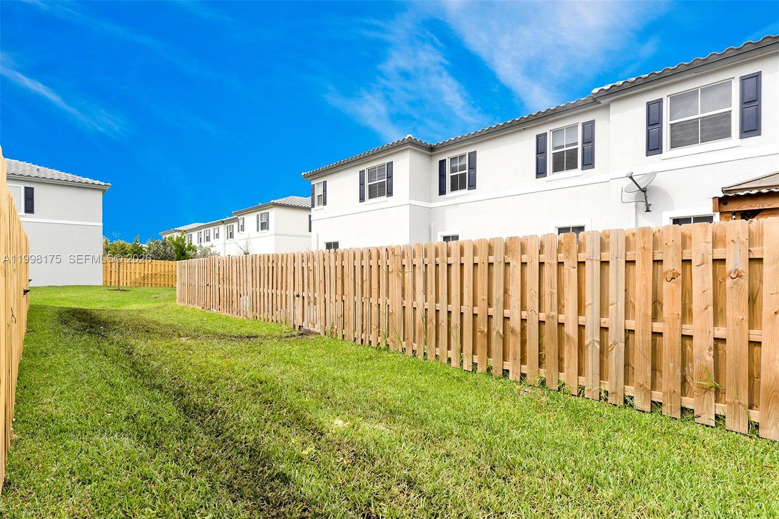 WINDSOR SQUARE - Residential Lease