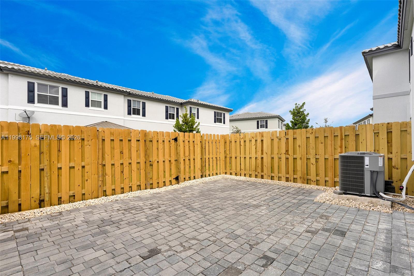 WINDSOR SQUARE - Residential Lease