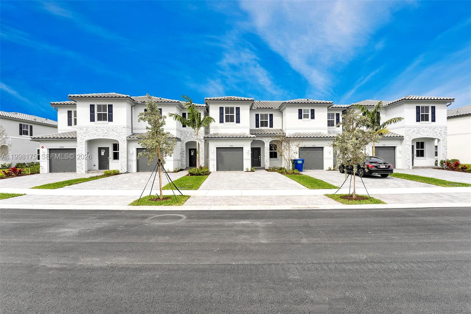 WINDSOR SQUARE - Residential Lease