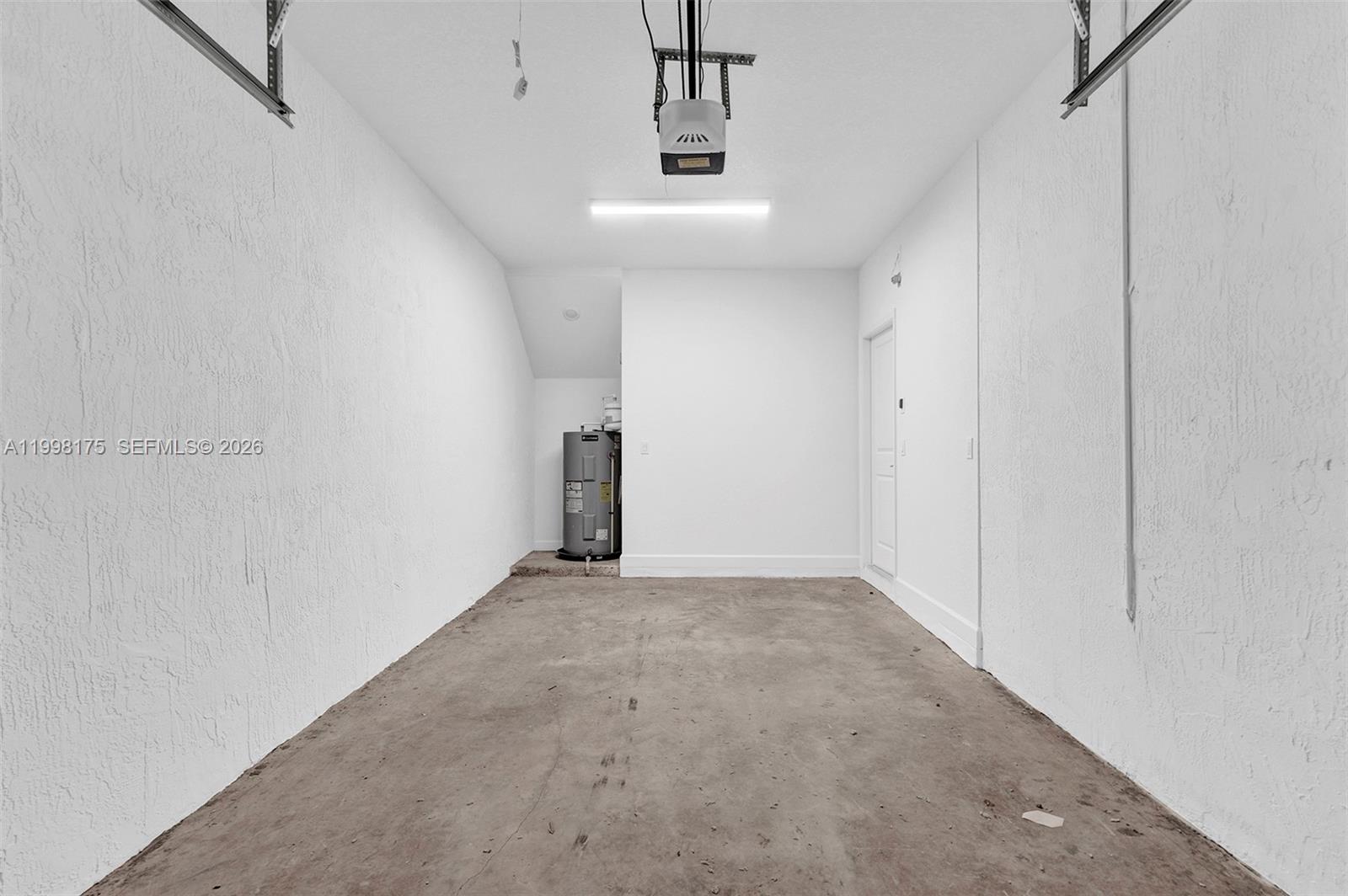 WINDSOR SQUARE - Residential Lease