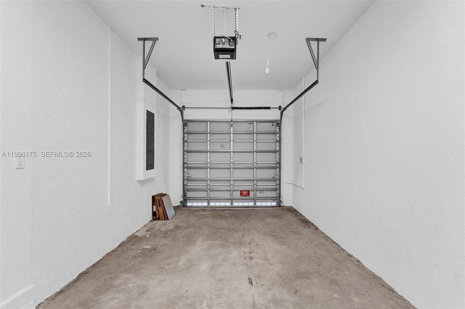 WINDSOR SQUARE - Residential Lease