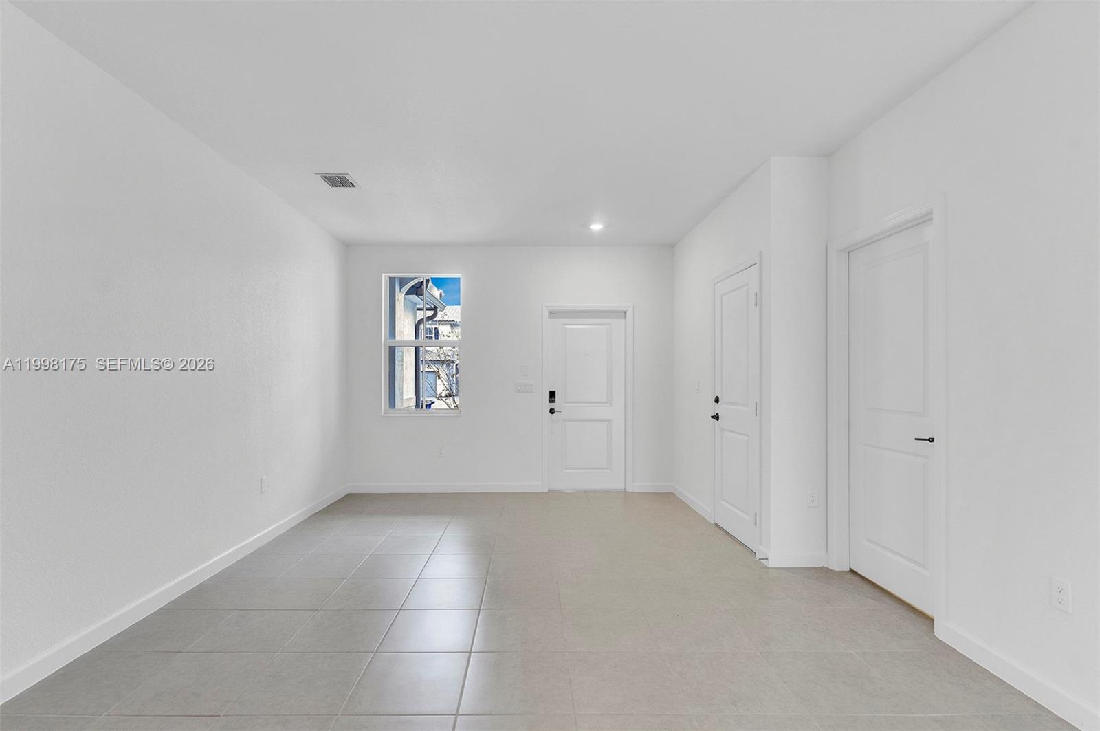 WINDSOR SQUARE - Residential Lease