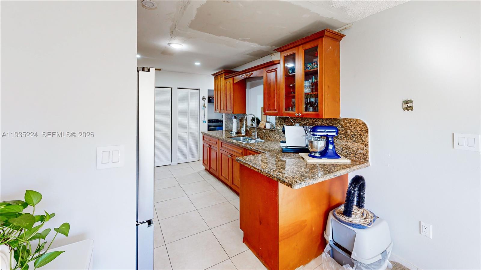 FRIEDLAND MANOR - Residential