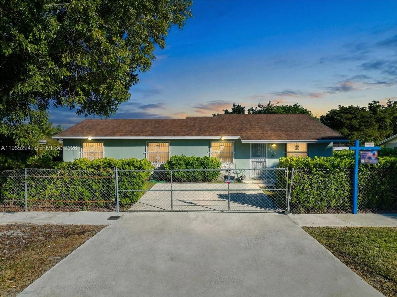 FRIEDLAND MANOR - Residential