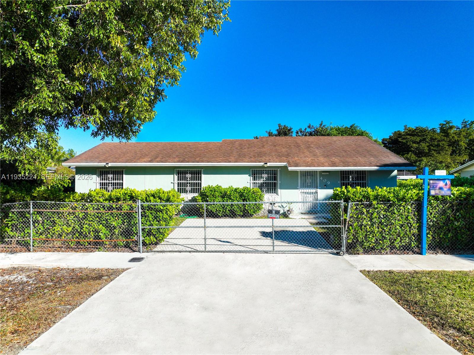 FRIEDLAND MANOR - Residential