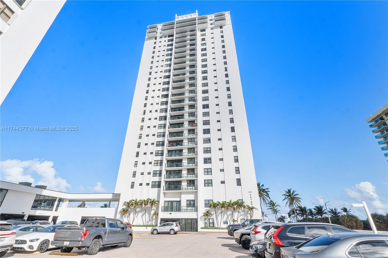 2301 S Ocean Dr 2405, Hollywood, Broward County, Florida - 2 Bedrooms  
2 Bathrooms - 