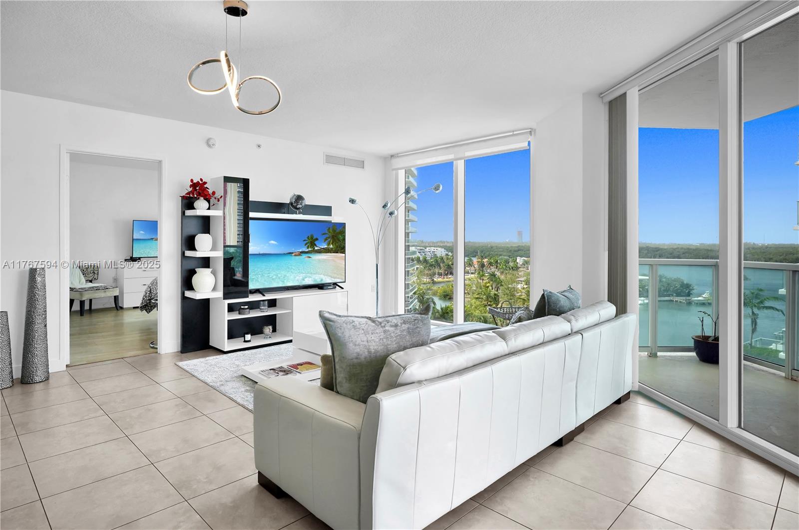 250 Sunny Isles Blvd 3-904