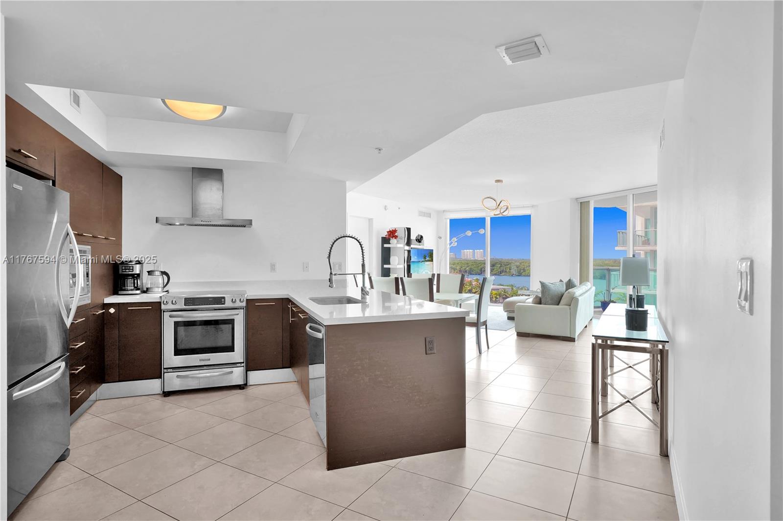 Property for Sale at 250 Sunny Isles Blvd 3-904, Sunny Isles Beach, Miami-Dade County, Florida - Bedrooms: 3 
Bathrooms: 2  - $925,000