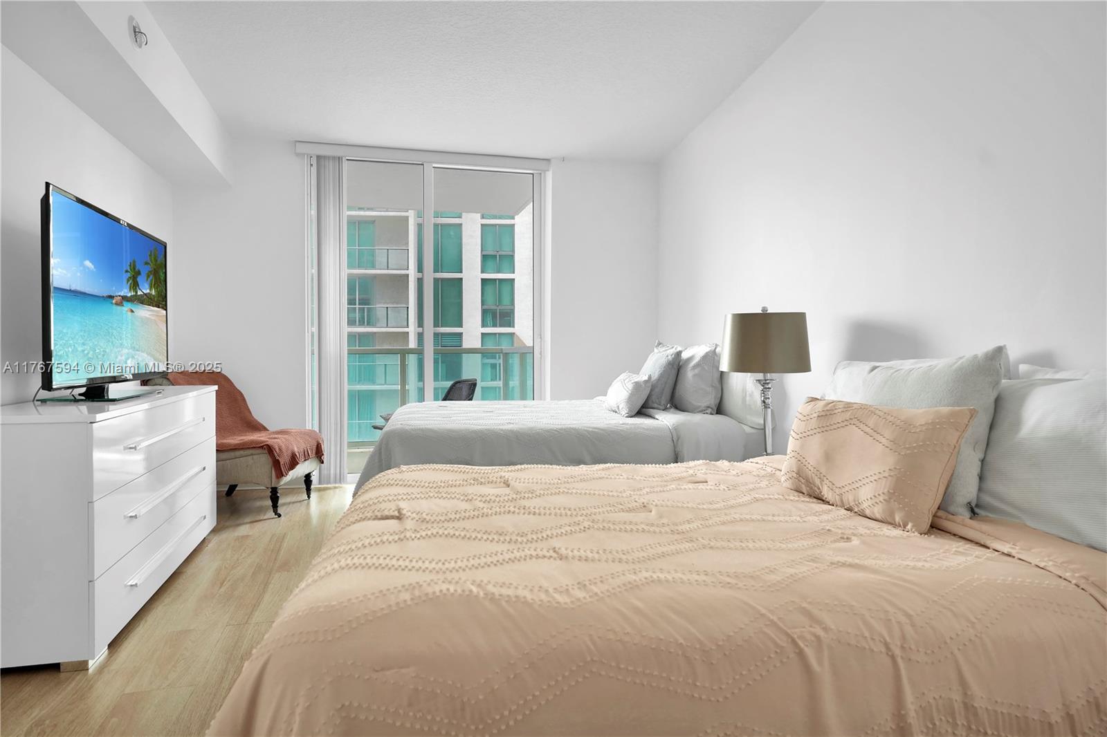 ST TROPEZ ON THE BAY III - Residential