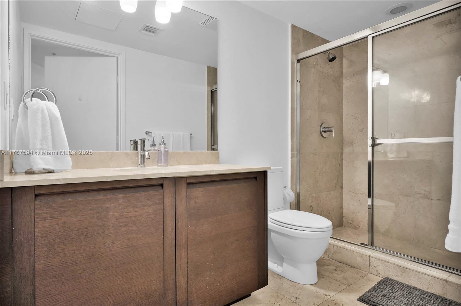 ST TROPEZ ON THE BAY III - Residential