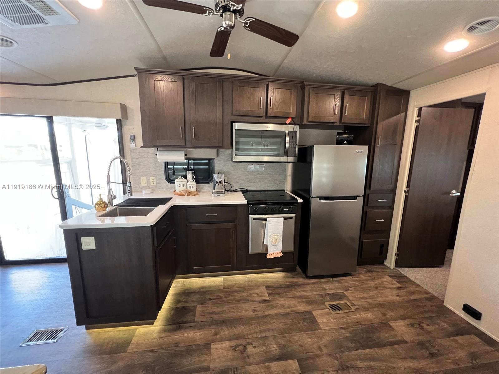 CALUSA CAMPGROUND - Residential