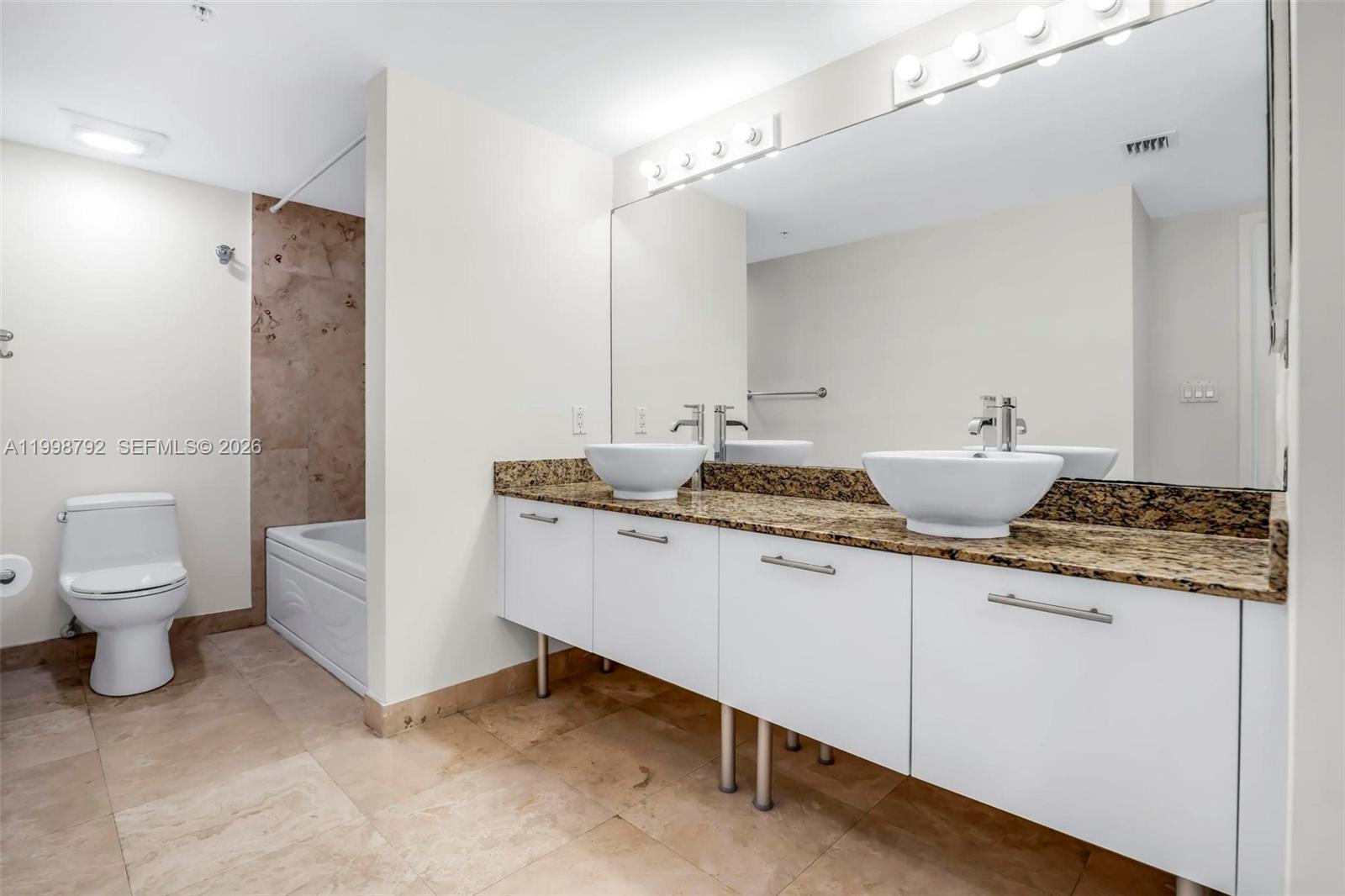 BRICKELL ON THE RIVER S T - Residential