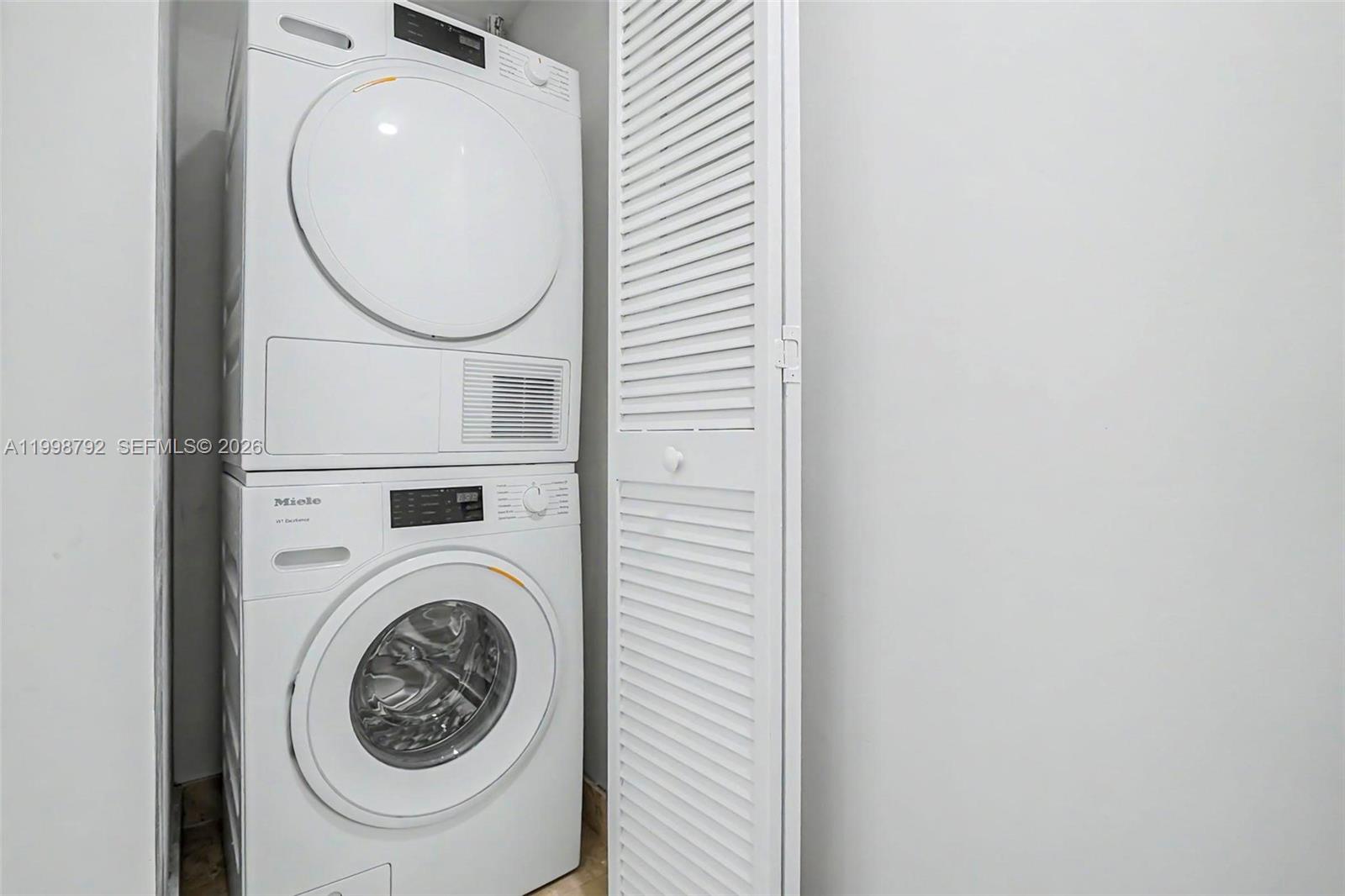 BRICKELL ON THE RIVER S T - Residential