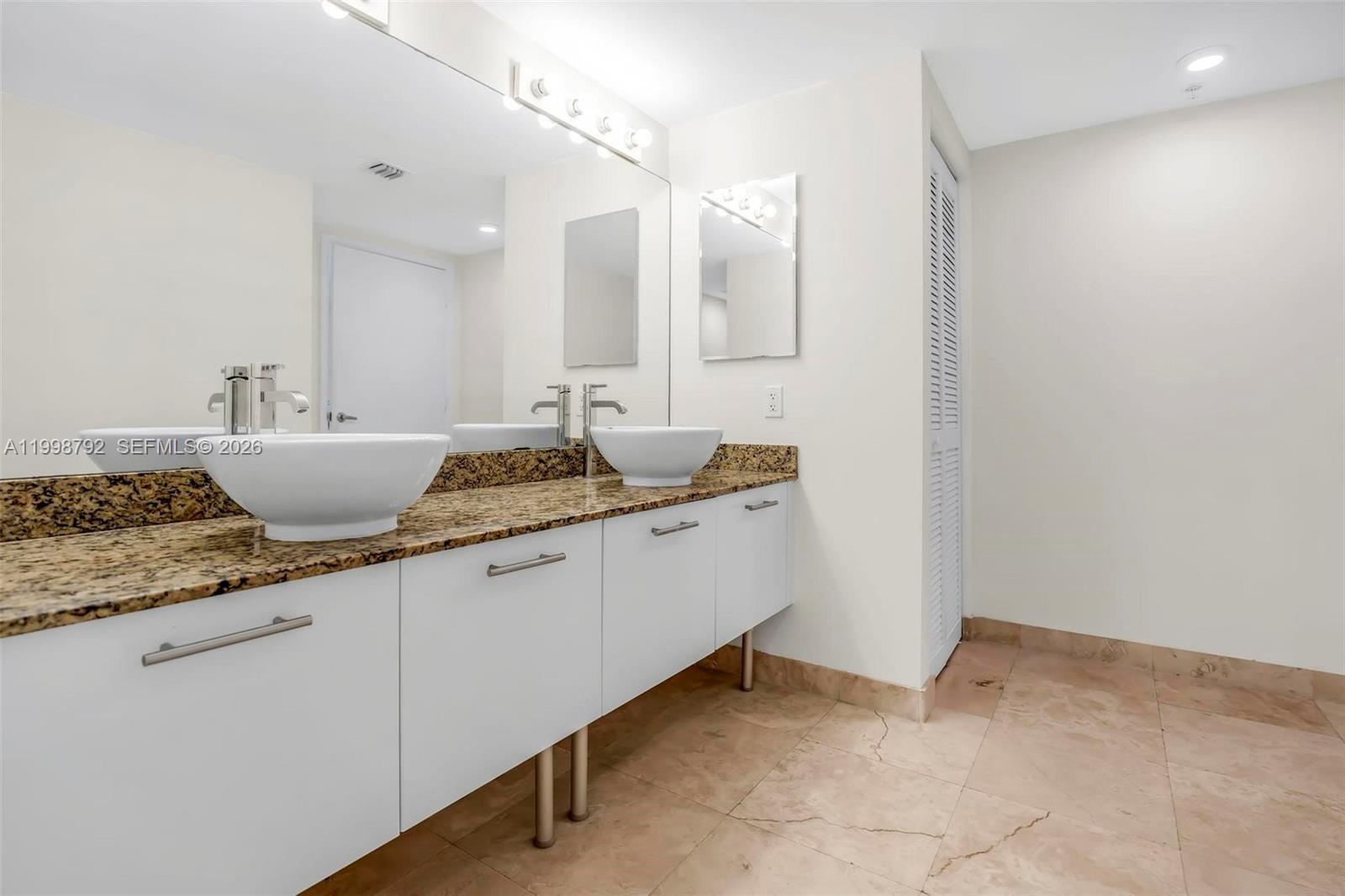 BRICKELL ON THE RIVER S T - Residential