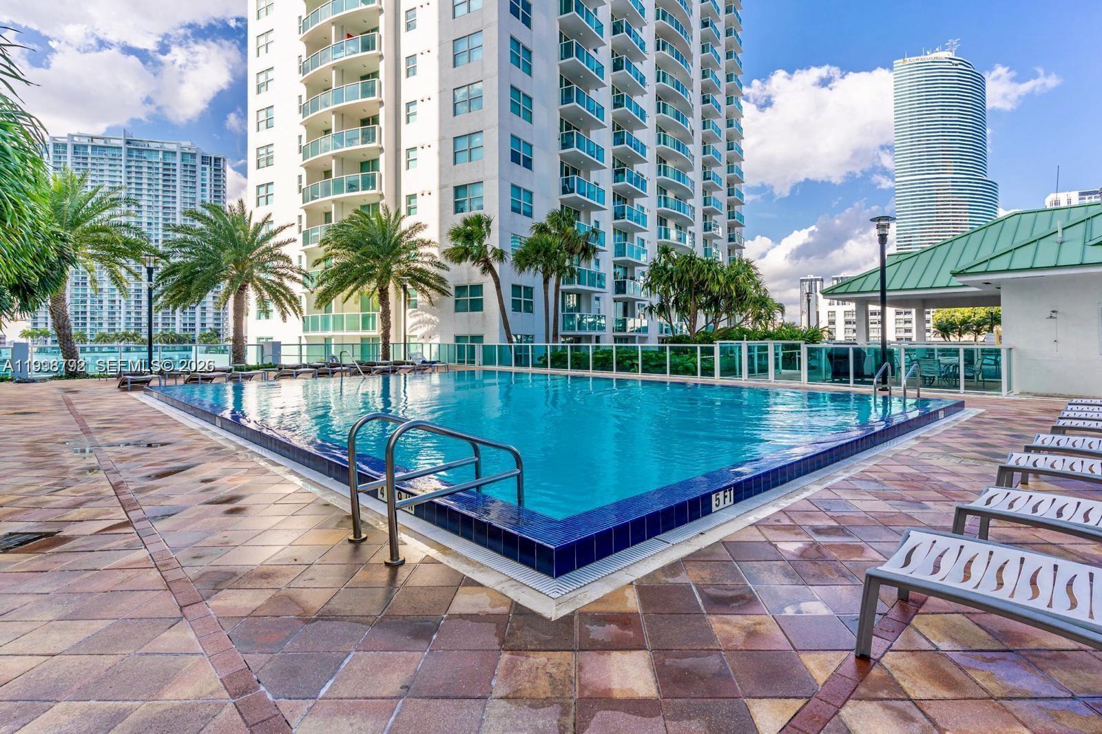 BRICKELL ON THE RIVER S T - Residential