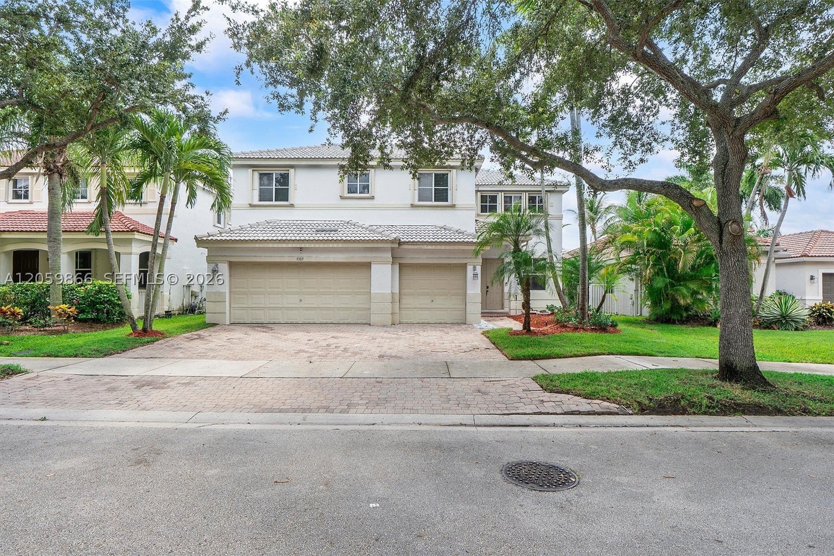 4389 Laurel Ridge Cir, Weston FL 33331