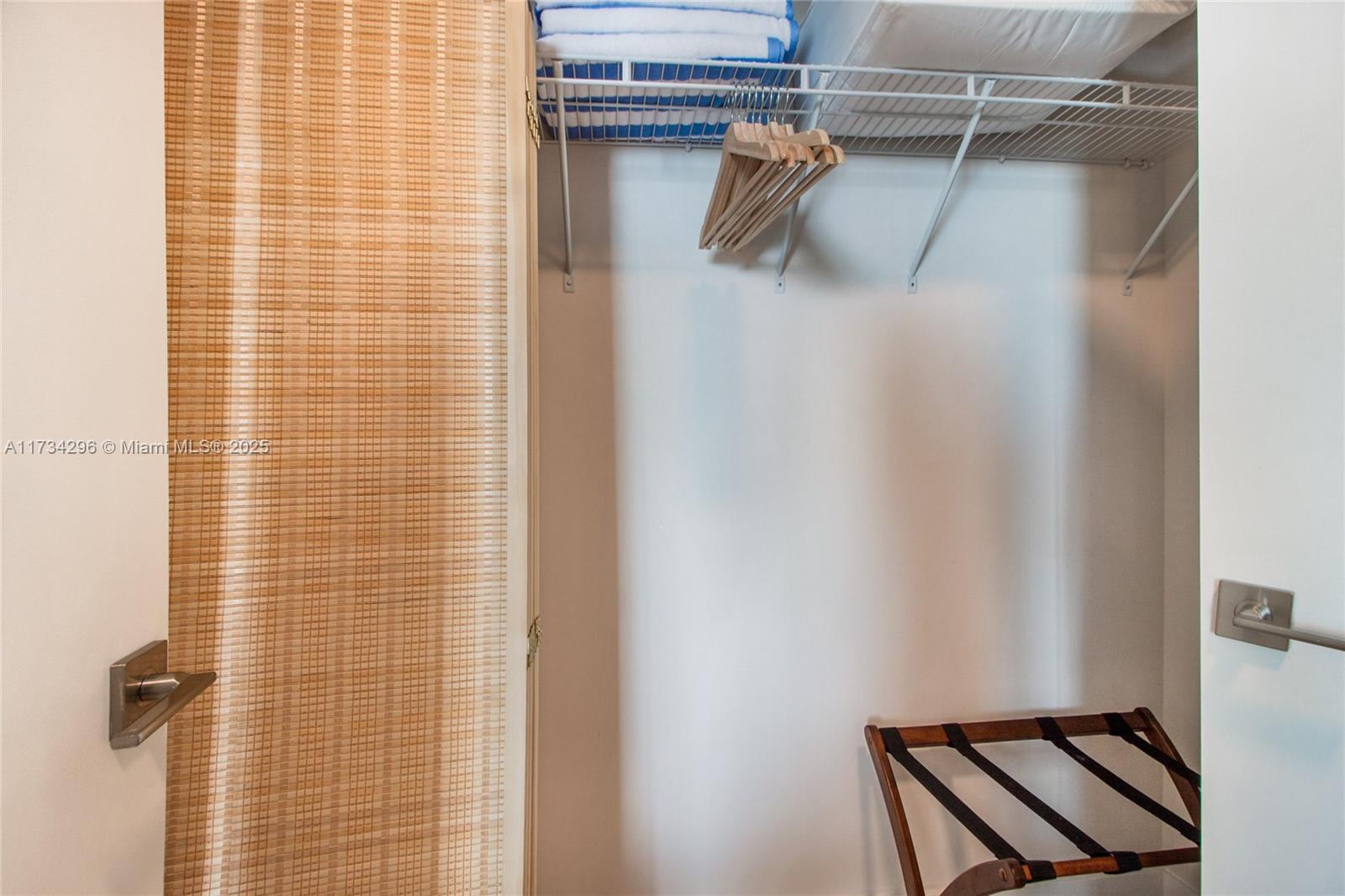 QUADRO CONDO - Residential