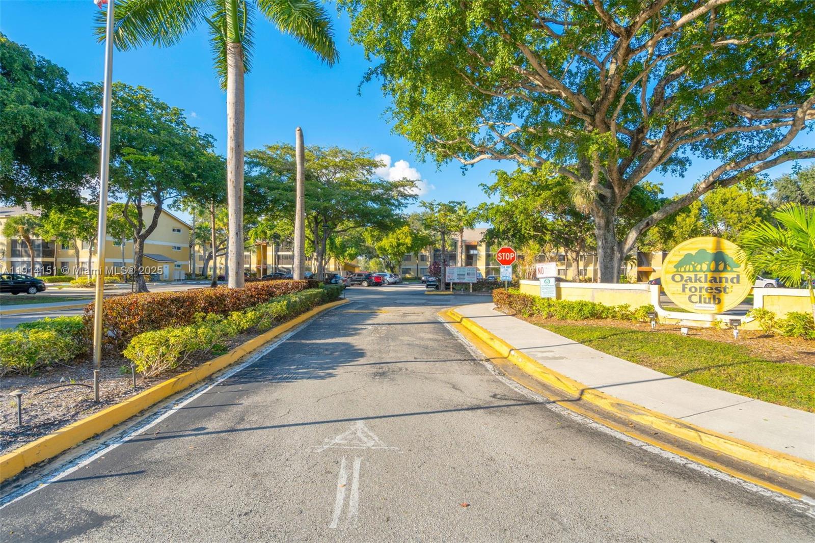 OAKLAND FOREST CLUB CONDO - Residential Lease