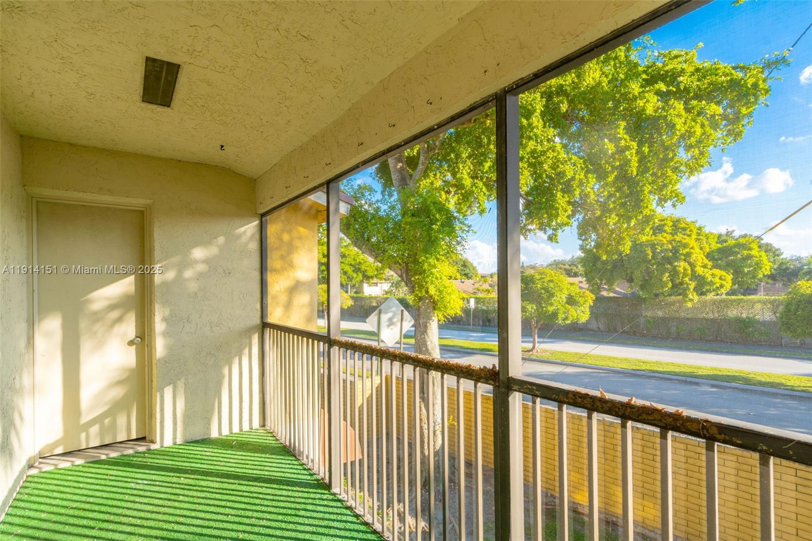 OAKLAND FOREST CLUB CONDO - Residential Lease