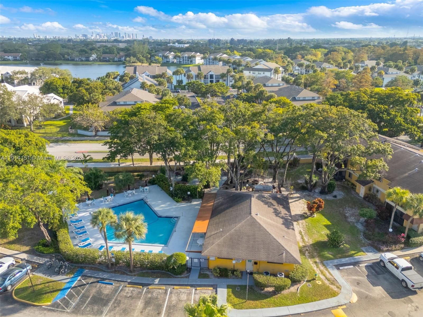 OAKLAND FOREST CLUB CONDO - Residential Lease