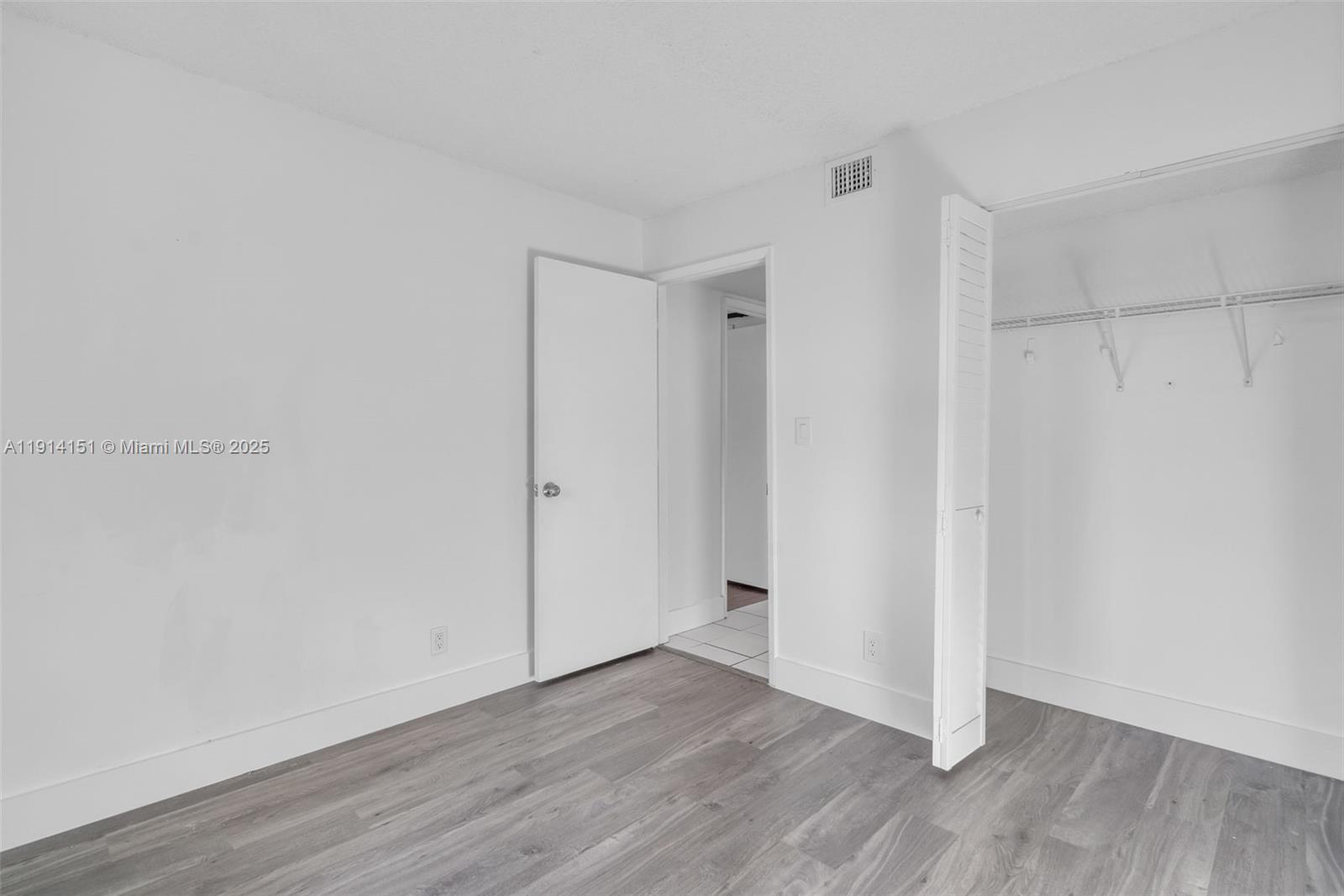 OAKLAND FOREST CLUB CONDO - Residential Lease