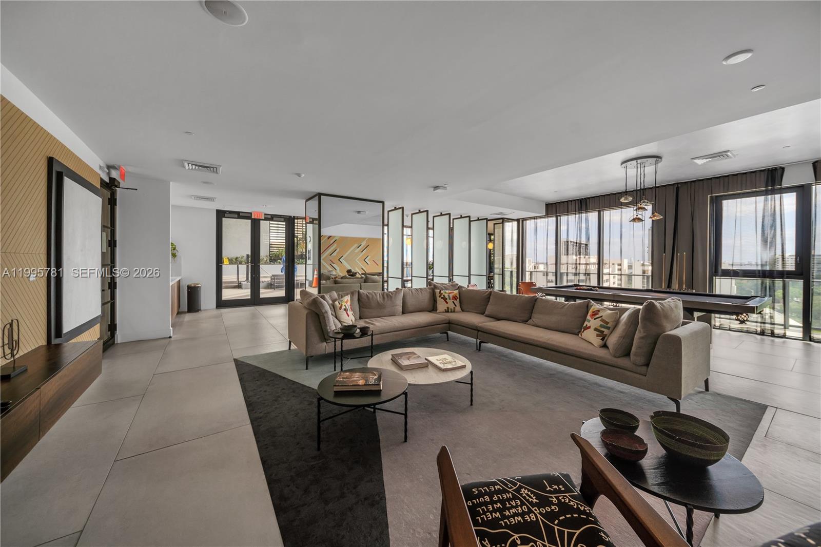 3401 MIDTOWN CONDO - Residential