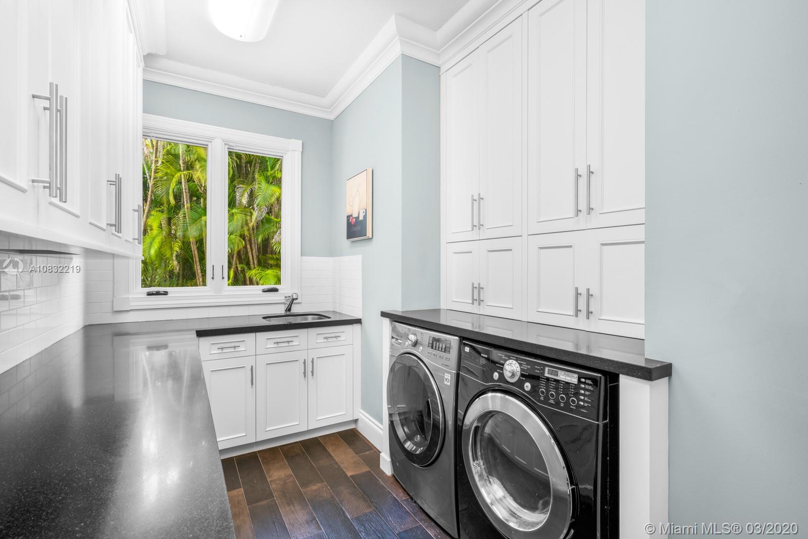 HAMMOCK LAKE PARK - Residential