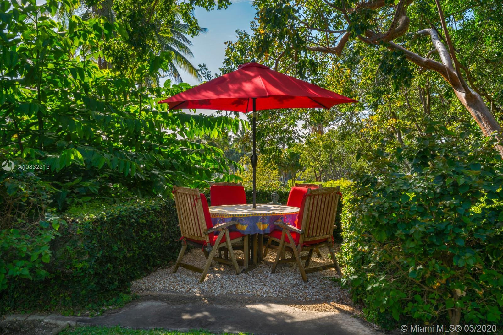 HAMMOCK LAKE PARK - Residential