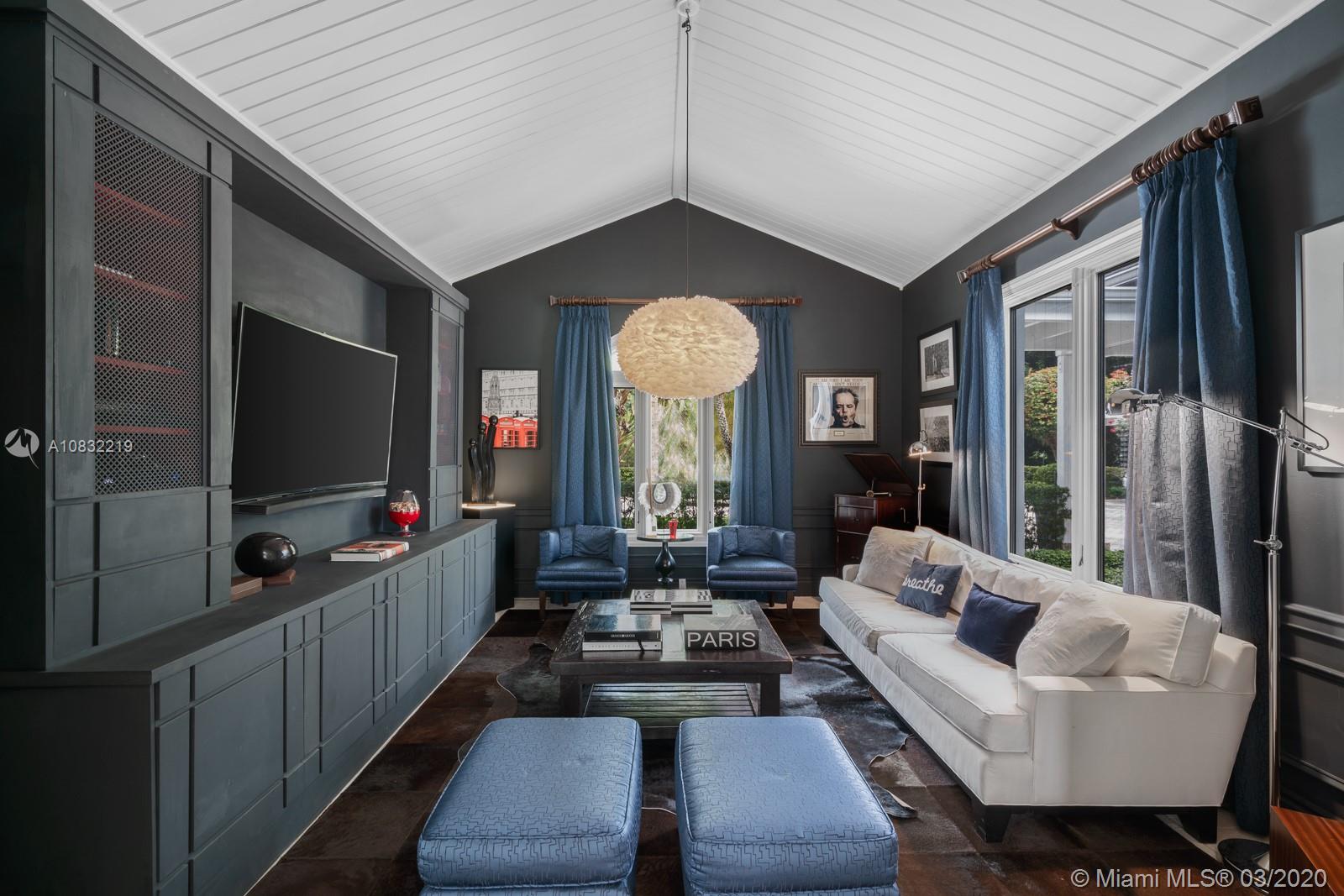 HAMMOCK LAKE PARK - Residential