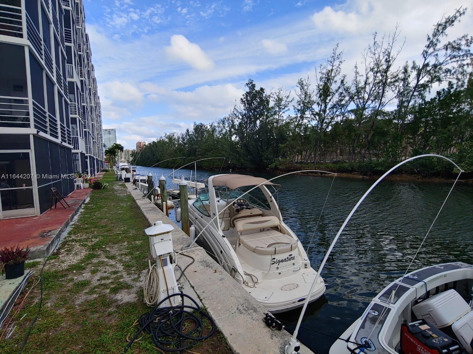 EASTERN SHORES WHITE HOUS - Residential