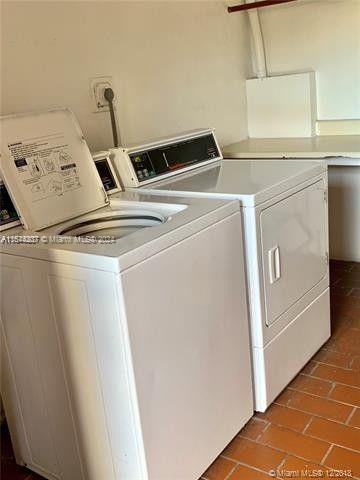 EASTERN SHORES WHITE HOUS - Residential