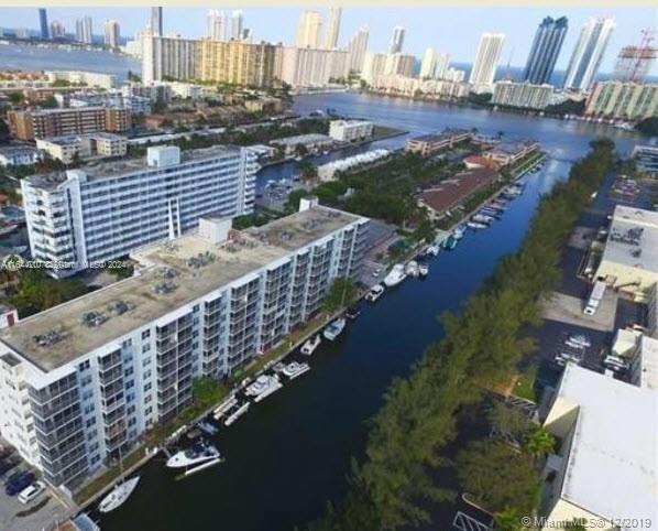 EASTERN SHORES WHITE HOUS - Residential