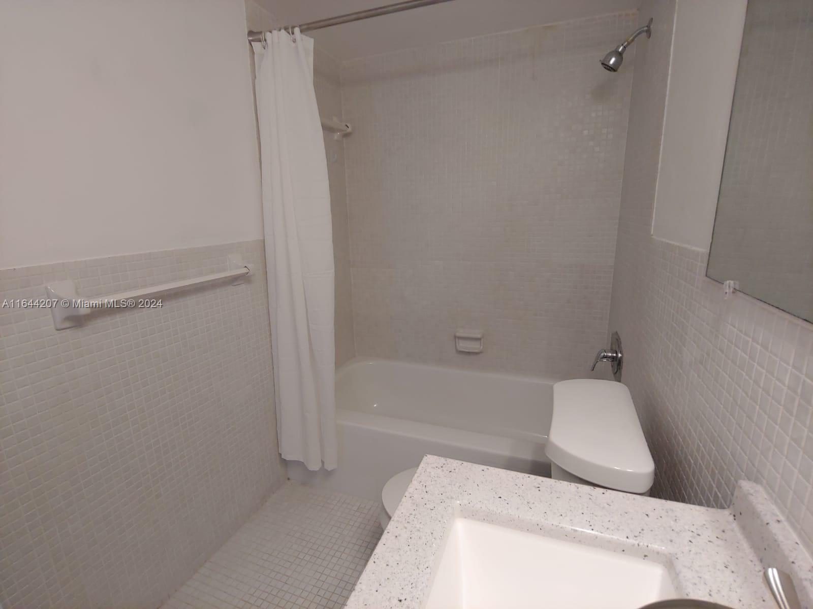 EASTERN SHORES WHITE HOUS - Residential