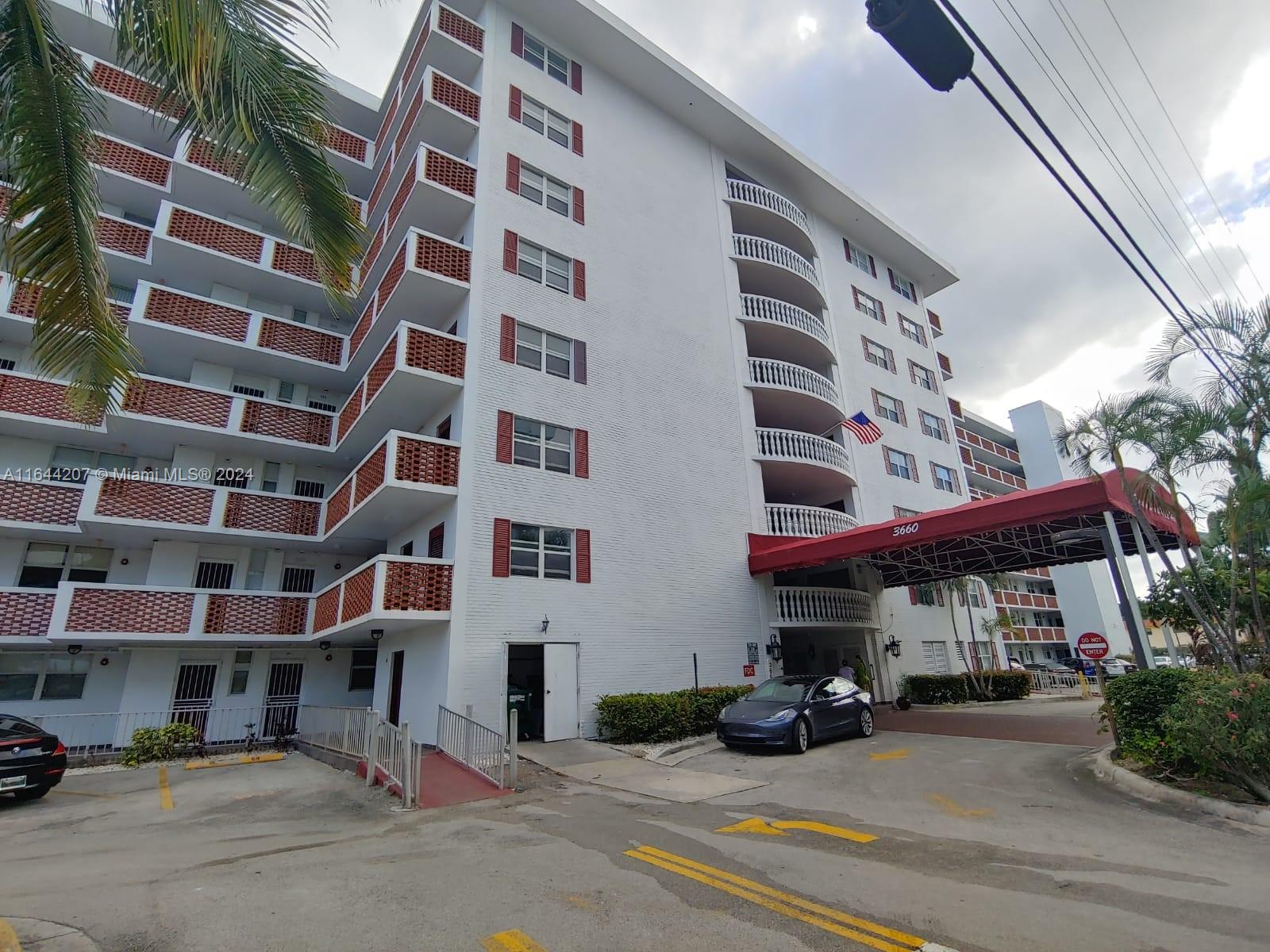 EASTERN SHORES WHITE HOUS - Residential