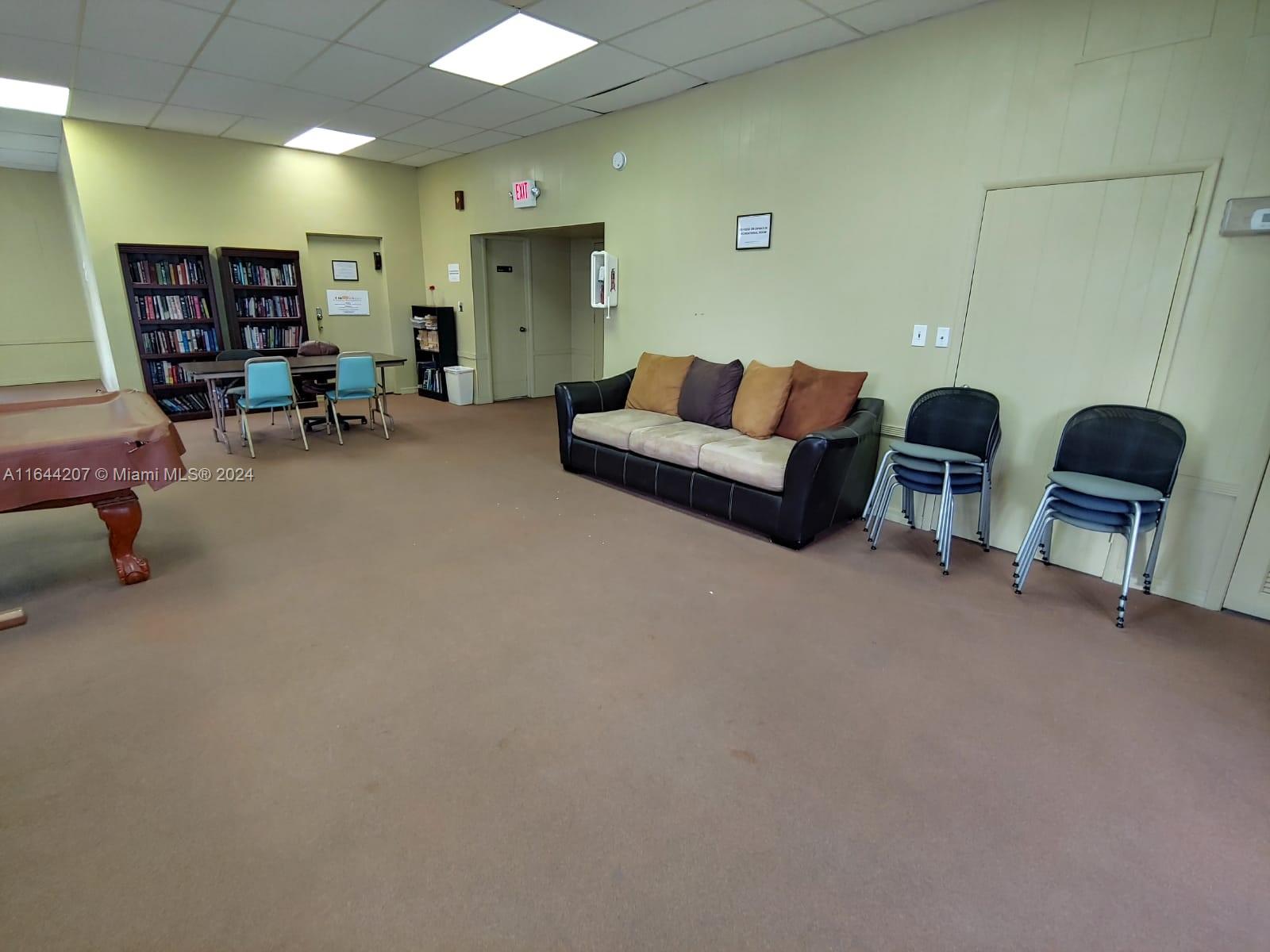 EASTERN SHORES WHITE HOUS - Residential