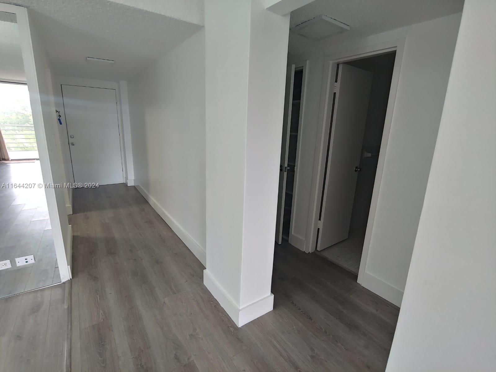 EASTERN SHORES WHITE HOUS - Residential
