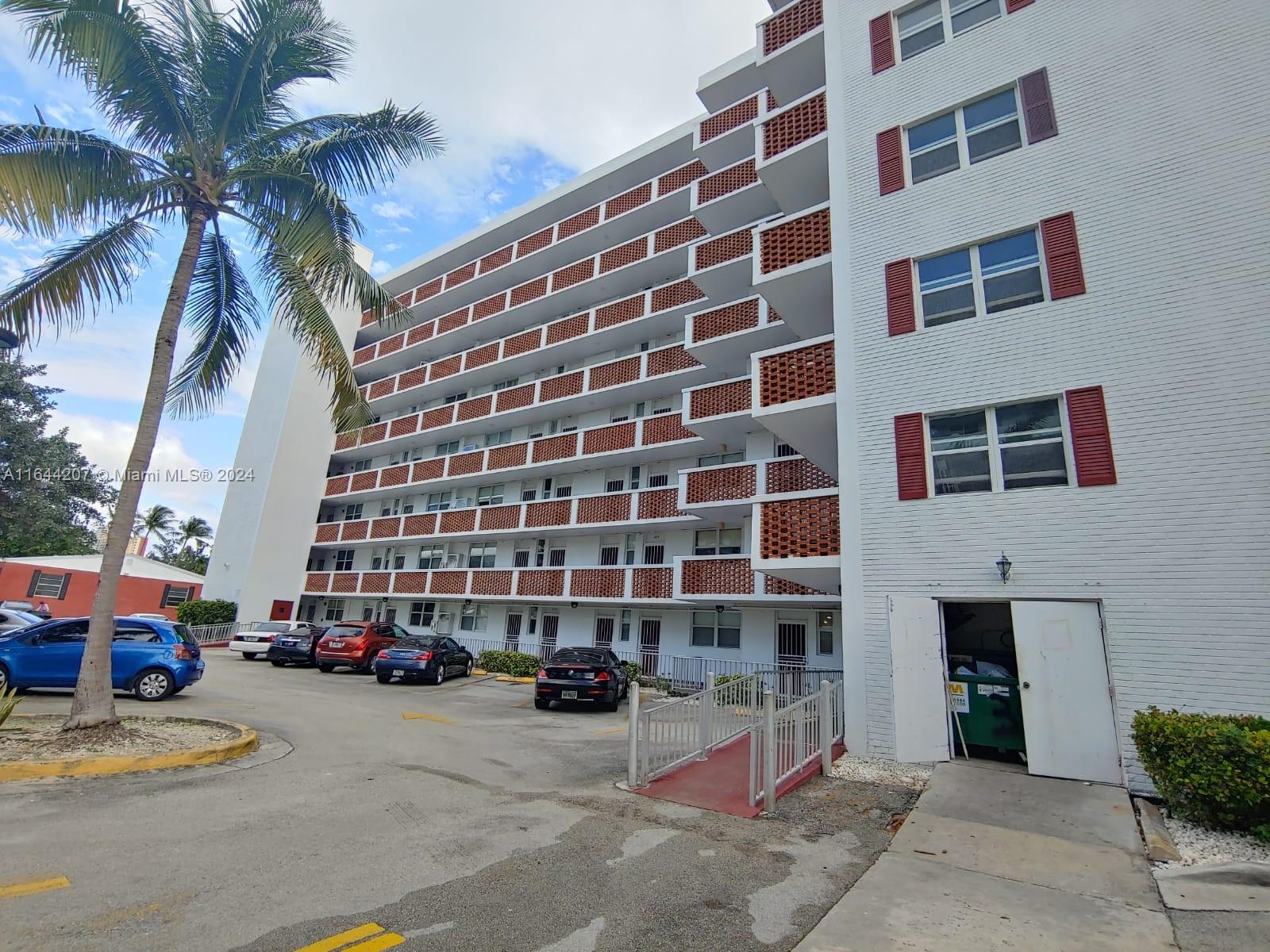 EASTERN SHORES WHITE HOUS - Residential