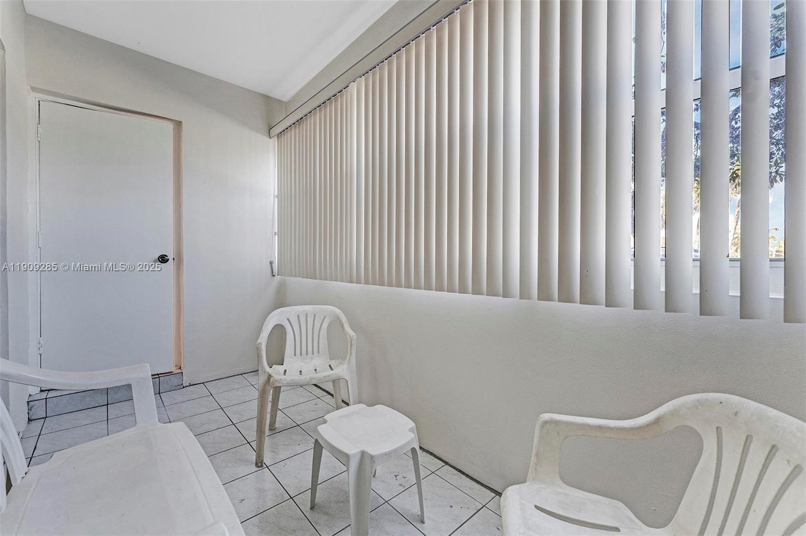 THIRD GULFSTREAM GARDEN - Residential